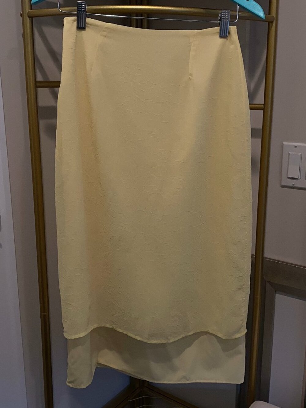 Butter Yellow Chiffon Midi Skirt | XS - Picture 4 of 6